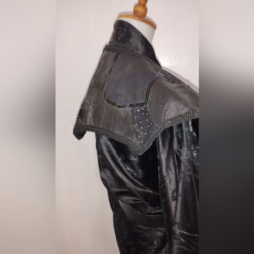 VINTAGE PATCHWORK LEATHER BAT CAPLETTE - image 4